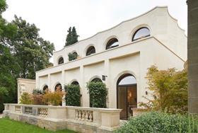 In pictures: De Matos Ryan’s guest pavilion for Cowley Manor hotel Image