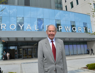 Surgeon who led UK’s first successful heart transplant operation dies aged 93 Image