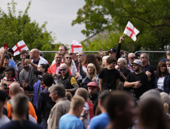 Migrant hotel protests spread as demonstration held over male only plan for housing near Heathrow Airport Image
