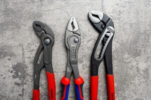 How to choose the right gripping tools Image