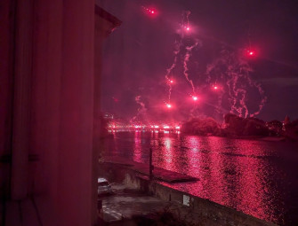 Hammersmith Bridge fireworks spark 80 emergency calls amid fear for homes Image