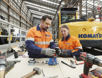 Komatsu Australia earns certification for safety and environment Image