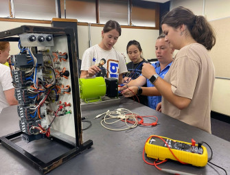 TAFE NSW encouraging females to join construction trades Image