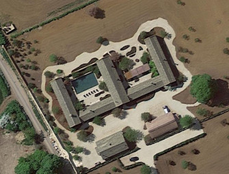  David and Victoria Beckham get green light for new driveway at their £12m estate  Image