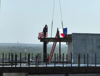 Turner JV tops out $550M Texas hospital Image
