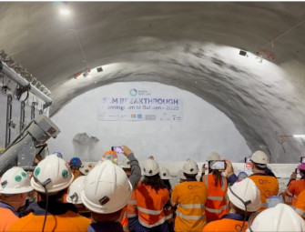 North East Link road headers hit major milestone in Bulleen Image
