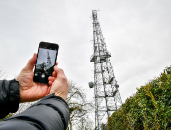 Government pledges more digital inclusion as rural Wales gets phone mast boost Image