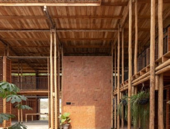 Weaving centre in Ecuador gives formal expression to local crafts Image