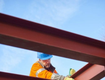 Third largest UK steelworks collapses into government control Image