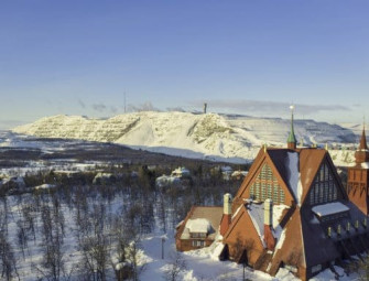 [VIDEO] Historic Swedish church begins 5km rolling journey Image