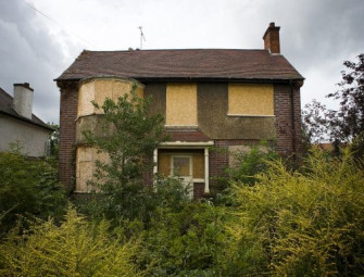 Housing market in “crisis” according to government data Image