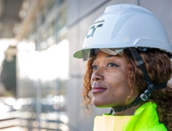 AtkinsRéalis launches adjustable hard hat for different hair types Image