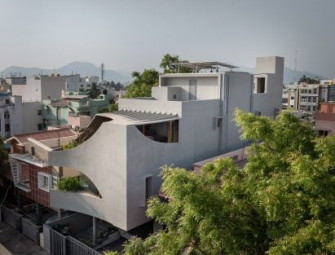 Cadence Architects carves out openings in facade of Indian home Image