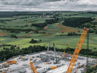 Giant crawler crane coming to UK Image