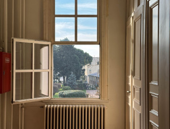 Electric Radiators vs. Gas Systems: Which One Heats a Room Faster? Image