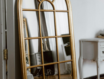 Modern vs. Traditional: Choosing the Right Style for Your Custom Home Image