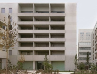 David Chipperfield adds social housing and offices to Lyon riverside development Image